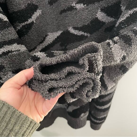 Barefoot Dreams | Womens Seaside Crewneck Pullover Carbon Camo CozyChic Black 2X - Picture 8 of 8